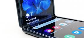 Samsung Galaxy Z Flip Unboxing: telefon pliabil cu clapetă şi balama evoluată, feminin și comod