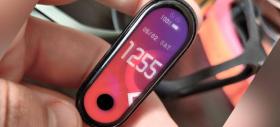 Xiaomi Mi Band 5 a scăpat pe web în fotografii hands-on, are ecran mai mare, muchii mai înguste