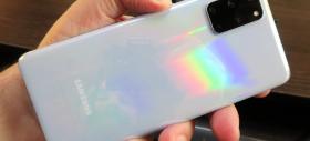 Samsung Galaxy S20+: Design plăcut în faţă, formulaic în spate