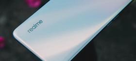 realme dezvoltă un telefon cu display cu rezoluție 2K și suport pentru alimentarea rapidă la 125W