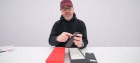 OnePlus 10 Pro primeşte un unboxing de la Unbox Therapy; Vedem ce e în cutie şi primele impresii (Video)