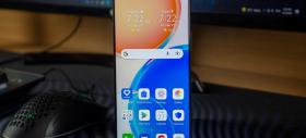 Honor X8 - Display cu muchii înguste și rată de refresh ridicată