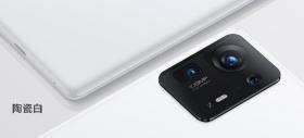 Xiaomi 13 este testat într-o variantă cu spate ceramic și va sosi mai devreme decât predecesorul, poate în noiembrie