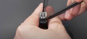 Motorola RAZR 2022 primeşte o disecţie; Cum e mai bună balamaua nouă faţă de cea veche? (Video)