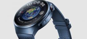 Huawei Watch 4 Pro în varianta Ocean Blue are o curea realizată din plase de pescuit reciclate din mare