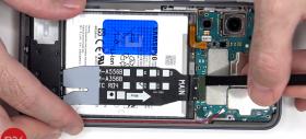 Samsung Galaxy A35 disecat în faţa camerei; Cât de uşor e de reparat? (Video)
