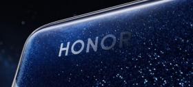 Design futurist de la Honor? Compania a înregistrat un patent pentru un telefon ce se pliază în mai multe direcții