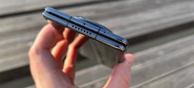 HUAWEI Mate X6: Difuzoarele stereo îți vor satisface pretențiile audio fără probleme 