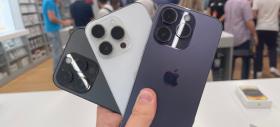 Oamenii stau la cozi pentru iPhone în SUA, de teamă scumpirilor după taxele lui Trump