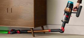 Dyson trece pe full automat: 11 produse noi anunțate la Berlin, inclusiv un robot care își spală singur mopul