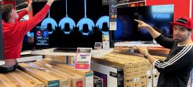 Am fost să iau televizor de ziua mea şi am găsit un TV OLED LG C5 redus cu 3000 de lei - Black Friday la Altex Nord, la standurile LG