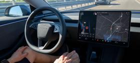 Tesla vrea să te taxeze lunar pentru una dintre funcţiile smart de pe automobilele sale