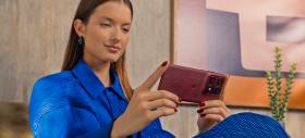 Motorola edge 70 Pro primește o baterie de 6500 mAh, curburi mai subtile și finisaje inspirate de lemn, mătase și Sangria?!