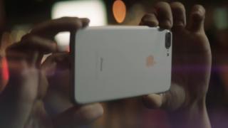 Mostre foto realizate cu camera lui iPhone 7 Plus la un meci NFL fac senzaţie, sunt demne de Sports Illustrated