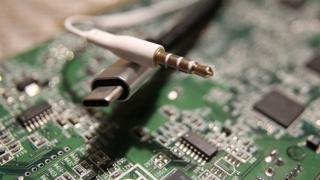 Samsung ar lucra la un jack audio proprietar pentru viitoarele sale terminale