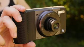 Modulul foto Hasselblad True Zoom pentru Moto Z e testat în detaliu; Iată concluziile!