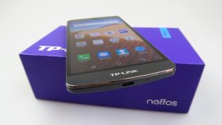 TP-Link Neffos C5 Max Unboxing: de la routere la phablet-uri atractive ca preţ, o tranziţie interesantă (Video)