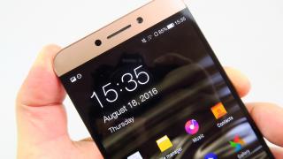 LeEco Le Max 2: OS, UI, aplicaţii cu un "Control Center" îmbâcsit, scalare bizară