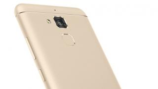 Asus ZenFone 3 Max (ZC520TL) este listat în oferta evoMAG; vine cu 3 GB RAM și baterie de 4130 mAh