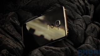TCL anunţă oficial telefonul flagship TCL 950, cu procesor Snapragon 820 şi difuzoare stereo; E un BlackBerry DTEK60 rebranduit
