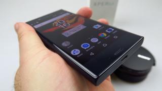 Sony Xperia X Compact Unboxing: micul telefon cu super cameră e aici (Video)
