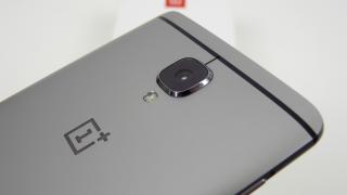 OnePlus 3 Unboxing: flagship-ul OnePlus cu 6 GB RAM şi design elegant e aici! (Video)