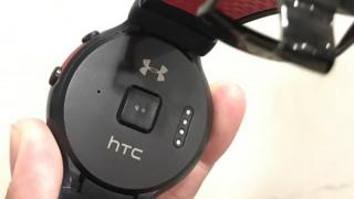 Smartwatch-ul HTC Halfbeak apare în fotografii; rulează Android Wear și vine cu display circular
