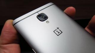 OnePlus 3: Design plăcut privirii, atingerii, tuturor simţurilor