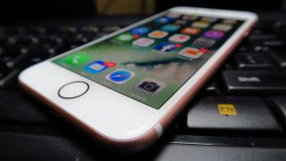 iPhone 7: Display de calitate, rezoluţie ce nu mai poate fi tolerată