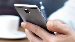 OnePlus 3T este un nou model derivat din OnePlus 3, cu ecran Optic AMOLED şi Android Nougat