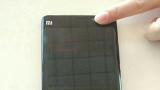 Xiaomi Mi Note 2 apare în noi fotografii; vine cu display curbat și cu o singură cameră foto