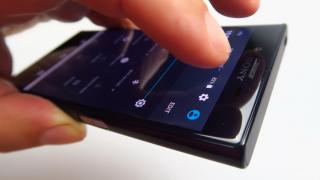 Sony Xperia X Compact: Design compact şi butucănos în acelaşi timp