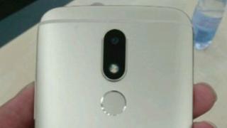 Lenovo Moto M este fotografiat din nou; ar urma să vină în versiuni cu 3 sau 4 GB RAM, și cu o baterie de 5100 mAh