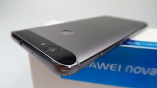 Huawei Nova + Huawei Color Band A1 unboxing: un mini Nexus 6P scos din cutie, împreună cu o brăţară accesibilă de fitness (Video)