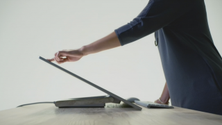Microsoft Surface Studio, super desktopul all in one de la Microsoft se livrează din această săptămână