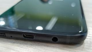 Primele imagini cu Samsung Galaxy S7 Edge pe "negru glossy" apar online