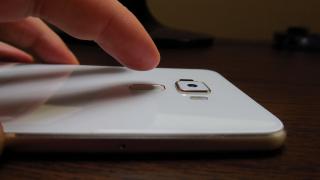ASUS ZenFone 3 ZE552KL: Hardware la înălţime, simţi că plăteşti cât trebuie pentru ce trebuie