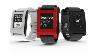 Fitbit ar purta negocieri pentru achiziția Pebble; iată mai multe detalii despre această mutare