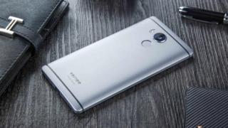 Vernee Apollo reapare în imagini, cu procesor MediaTek Helio X25 şi fabricat în proporţie de 98% din metal
