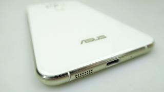 ASUS ZenFone 3 ZE552KL: Baterie de top 10, peste Galaxy S7 Edge