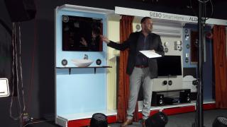 Allview lansează Siebo Smart Home, un sistem pentru casa inteligentă ce include senzori, o oglindă smart şi o cameră drept unitate centrală