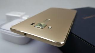ASUS ZenFone 3 Deluxe ZS570KL Unboxing: ZenFone 3 în versiunea de lux, cu corp metalic, upgrade la toate capitolele