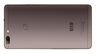 Elephone C1 Max se lasă admirat într-o fotografie reală; phablet de 6 inch cu cameră duală