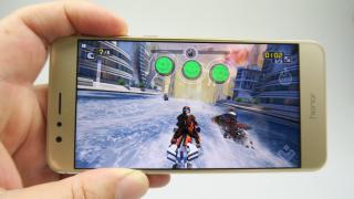Huawei Honor 8: Benchmark-uri peste alte telefoane cu pretenţii din 2016