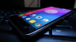 Lenovo K6: Display cu rezoluţie bună pentru un midrange, luminozitate OK