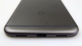Google Pixel XL: Multimedia de top 5, chiar şi cu difuzorul uşor de acoperit