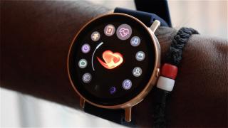 CES 2017: Misfit Vapor e primul smartwatch veritabil al celor de la Misfit, vine cu ecran digital, GPS şi senzor de puls