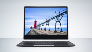 CES 2017: Dell Latitude 7285 este o tabletă 2 în 1 ce beneficiază de încărcare wireless
