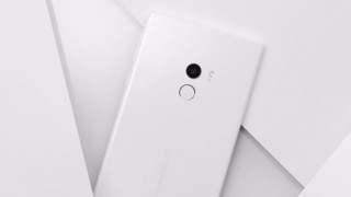 CES 2017: Xiaomi anunţă o variantă pe alb a smartphone-ului Mi MIX, un televizor cu ecran edge to edge şi un router cu 8 TB stocare