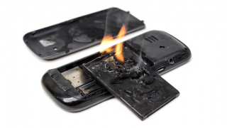 Bateriile de telefoane ar putea veni cu materiale "stingătoare de incendiu" pentru a împiedica noi cazuri Note 7
